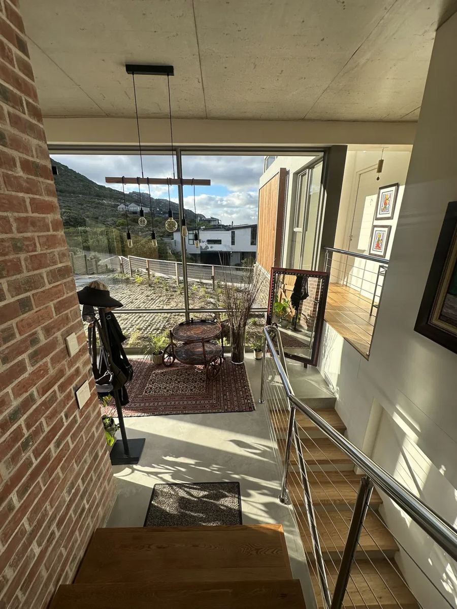 Entry landing and staircase